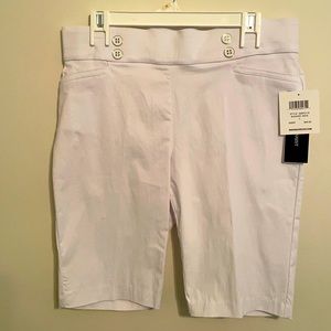89th & Madison White Bermuda Shorts size L - NEW